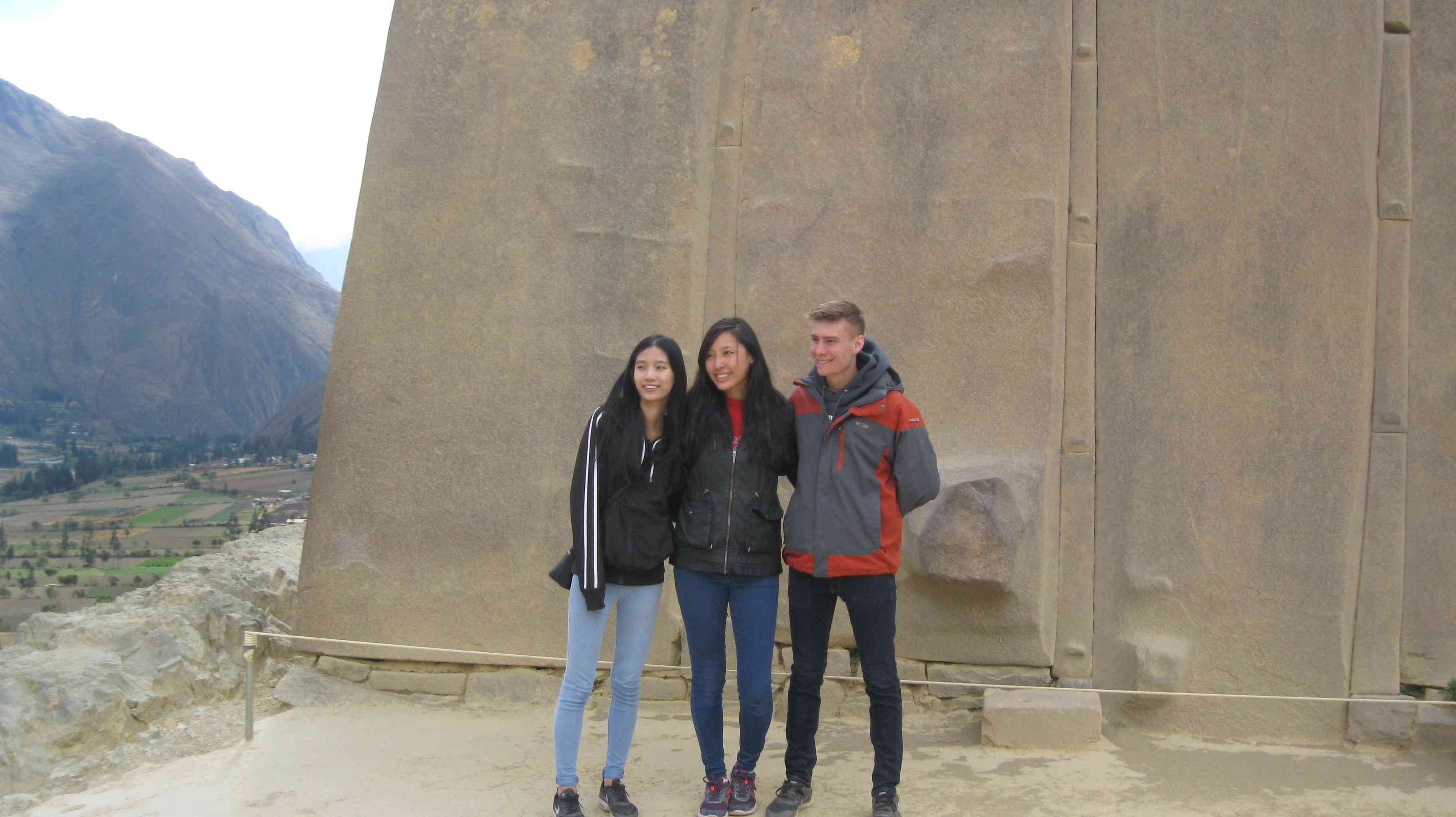 zack_molly_wenwen_machu_picchu.JPG